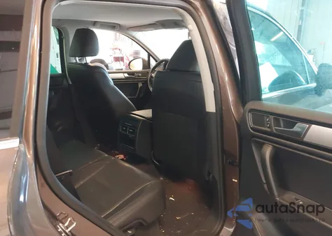 2013 Volkswagen Touareg Vr6 Sport z USA, uszkodzony, nr VIN WVGEF9BPXDD008121